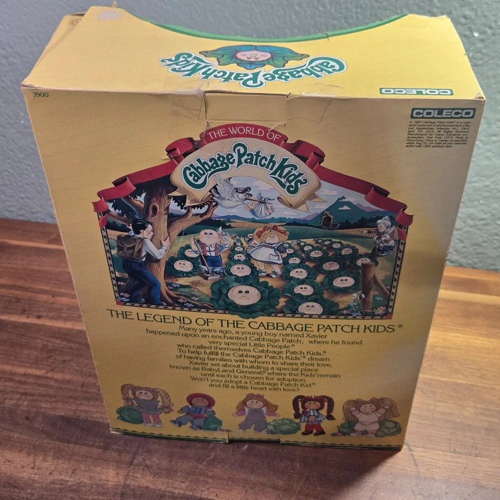 Cabbage Patch Kids 1985 16in Girl Doll MPN 3900 Soft Body in Original Box